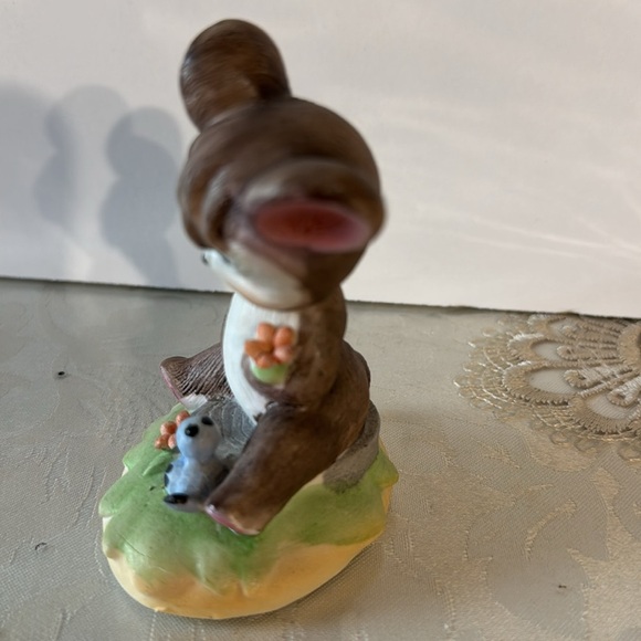 Vintage Lefton hand-painted ceramic bear figurine. - Picture 3 of 8